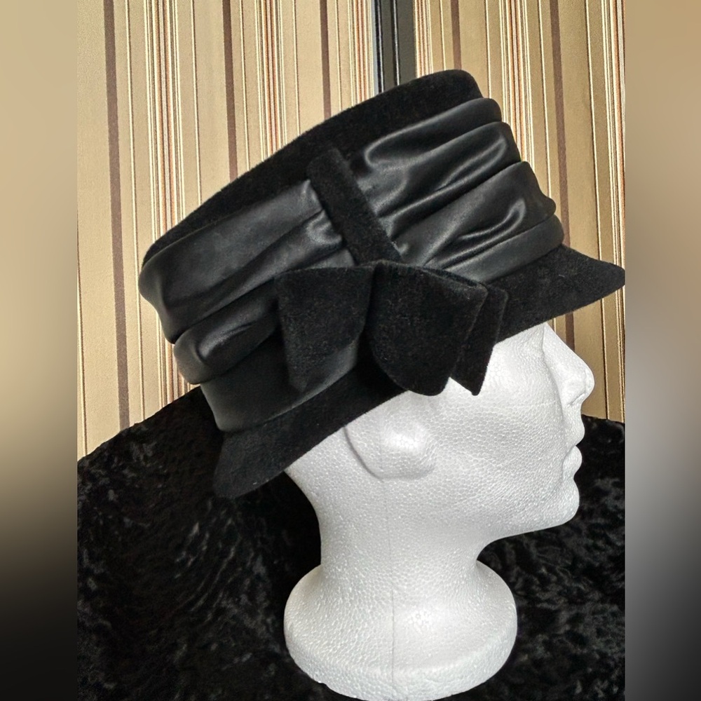 Black velvet bucket hat